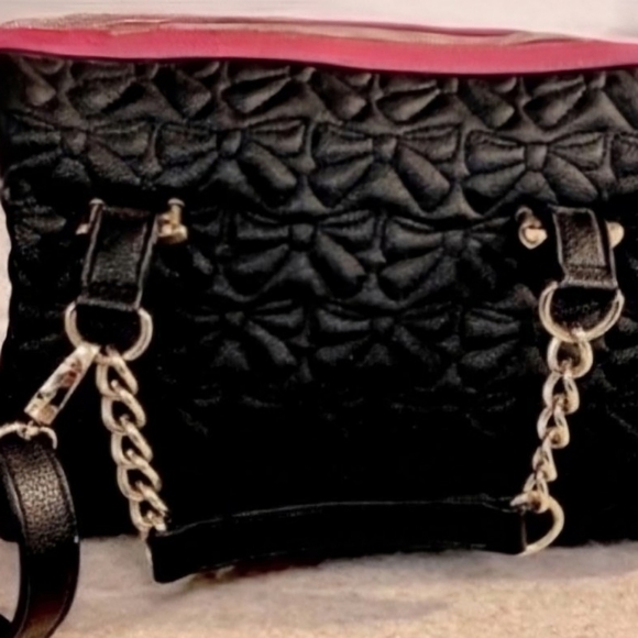 Gorgeous Betsey Johnson Black and Pink Designer Bag - Picture 2 of 3